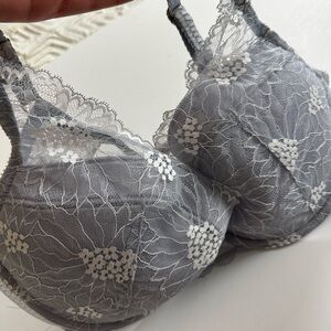 Chantelle Floral Lace Bra in Silver light blue, size 38 DD, NWT